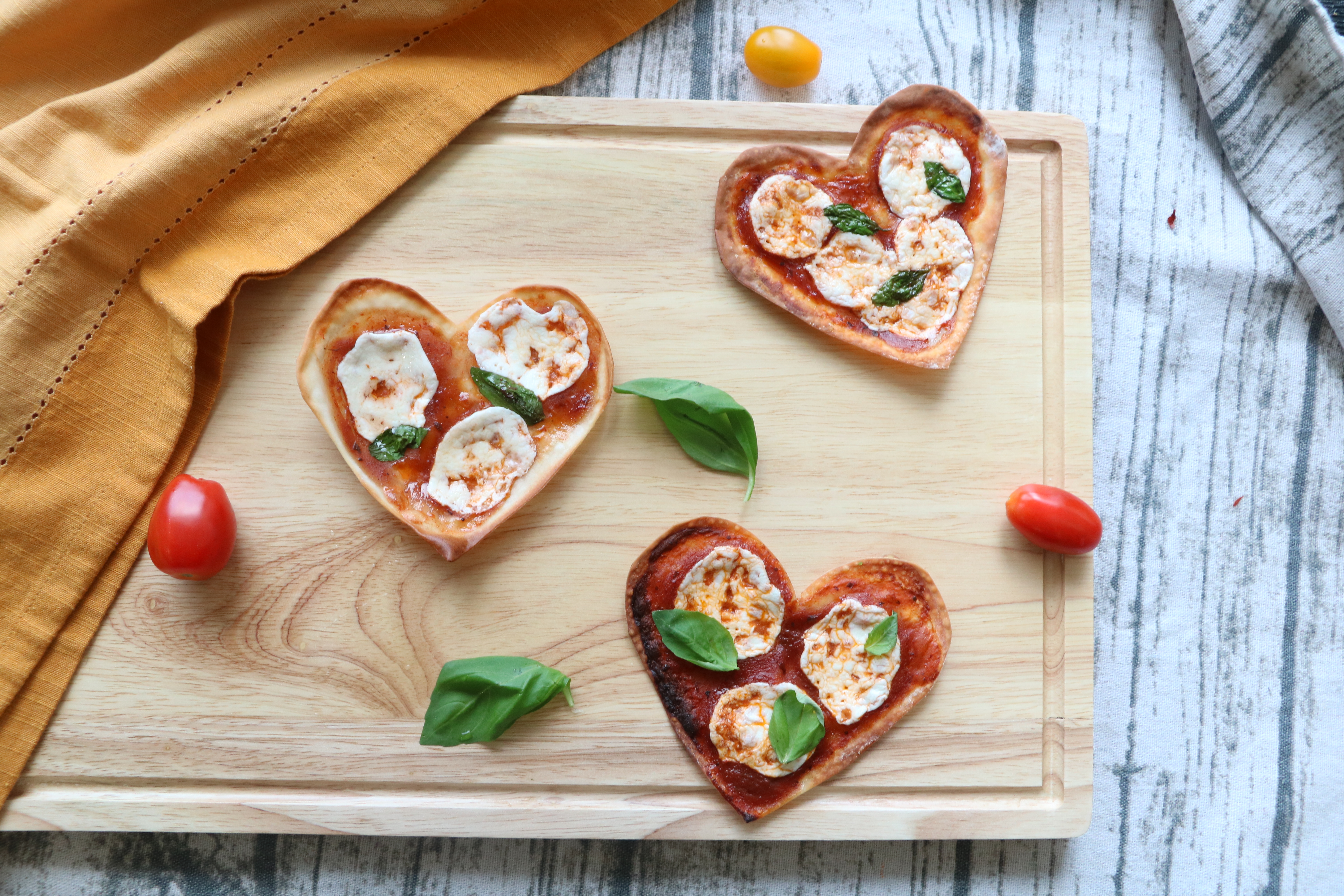 Valentines’ Day Heart-Shaped Mini Pizza | with Dumpling Wrapper