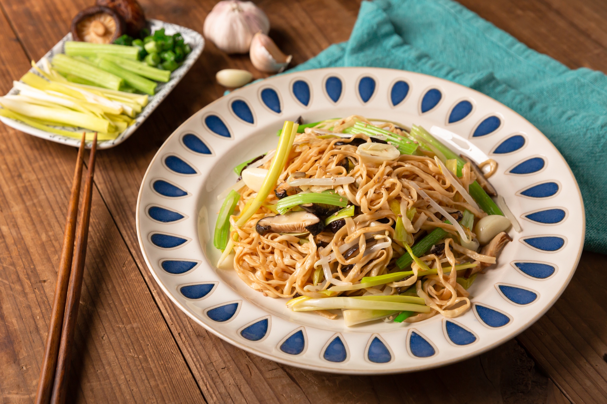 Stir-fry Noodles with Mushroom – Yi Mein 1