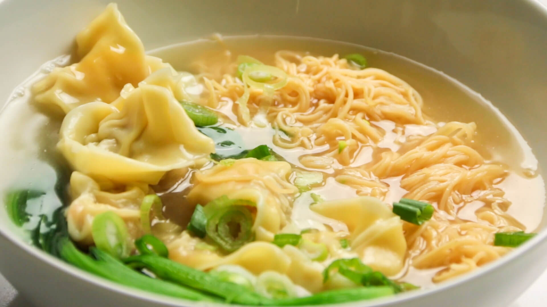 Classic Cantonese Wonton Noodle Soup 1