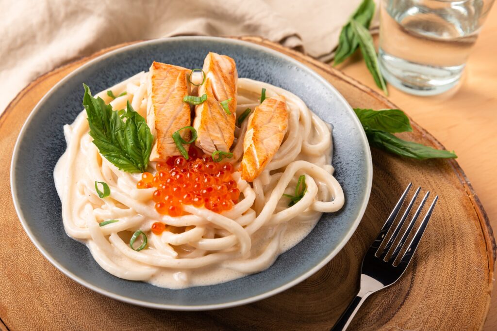 Creamy Udon with salmon & salmon roe Recipes Twin Marquis (真味